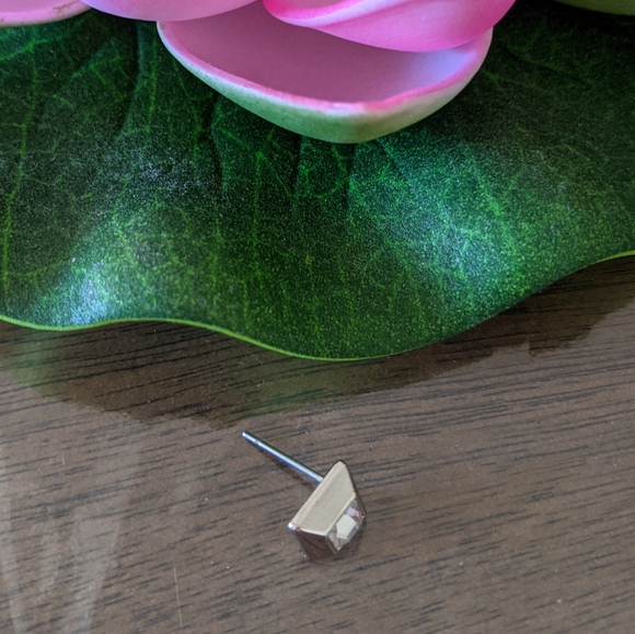 Silverton square crystal stud earrings and pendant - Picture 2 of 3